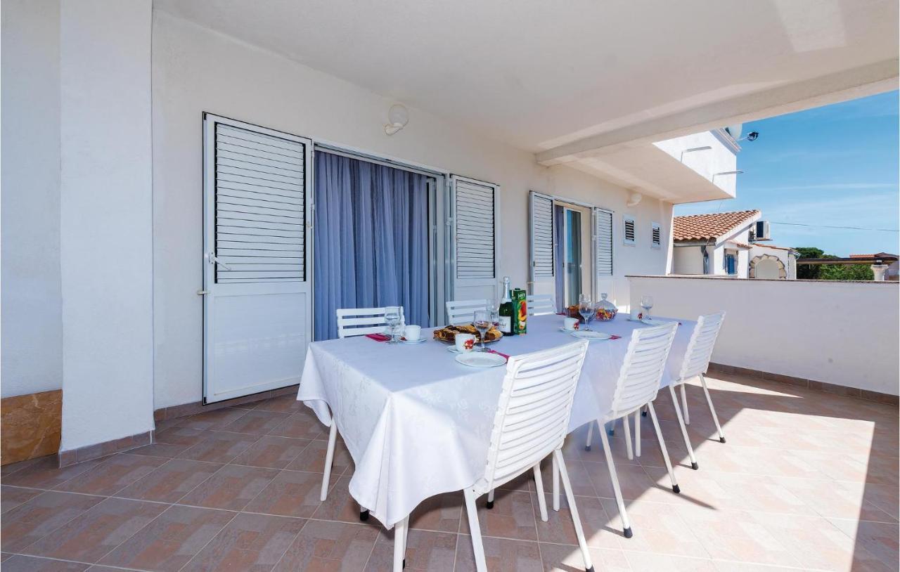 4 Bedroom Cozy Apartment In Vodice Exteriör bild